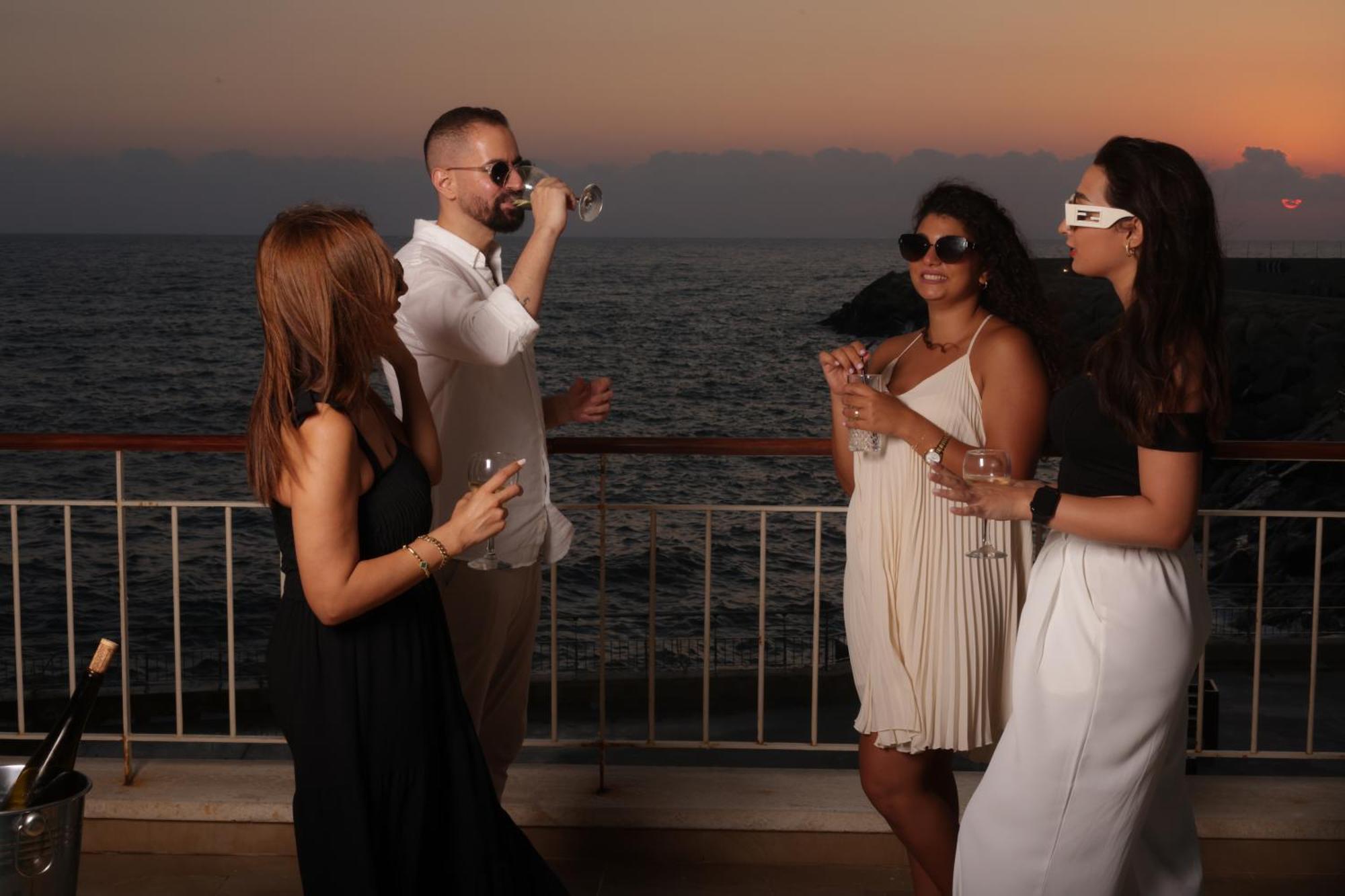Coral Beach Hotel And Resort Beirut Esterno foto