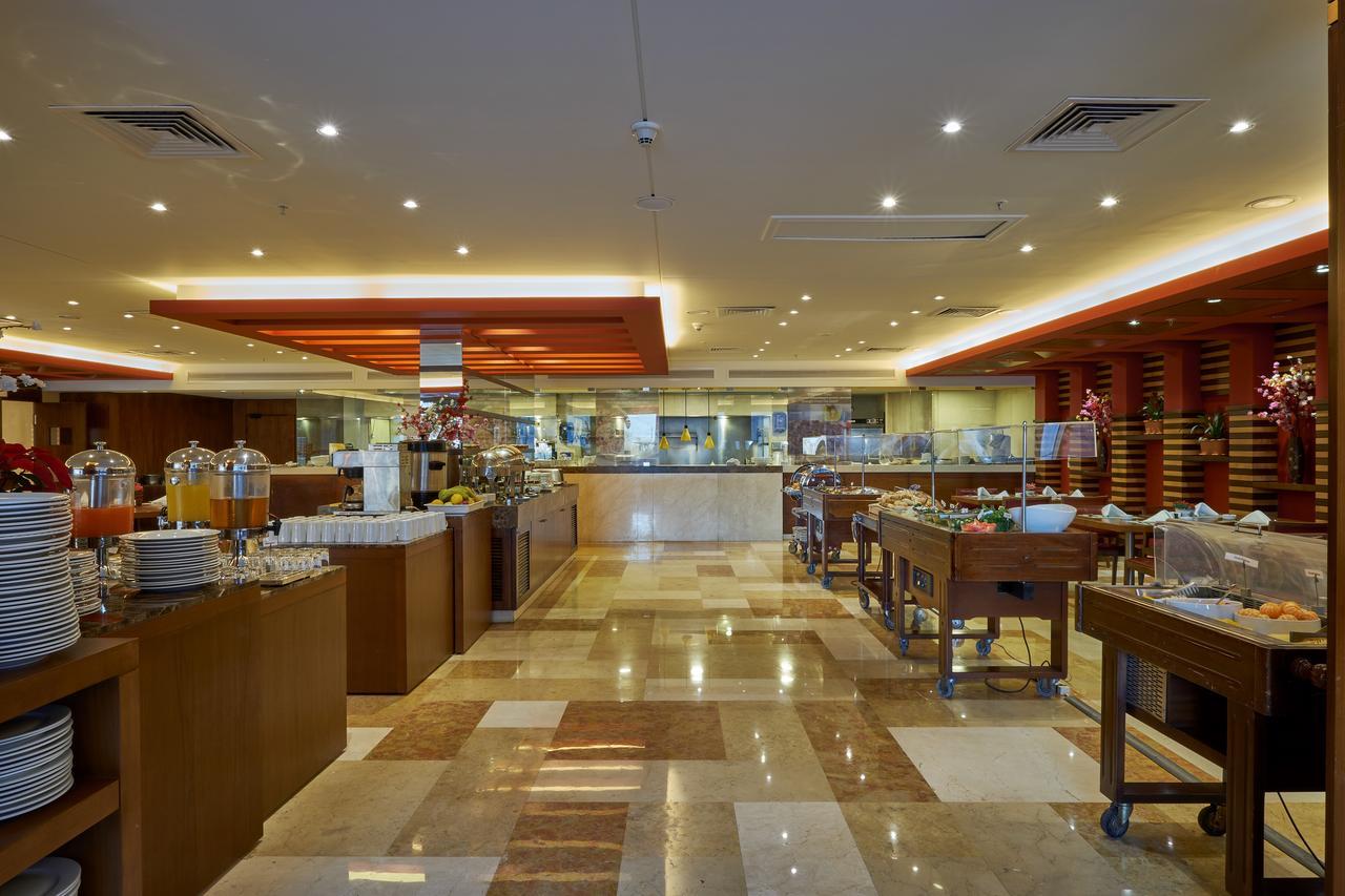 Coral Beach Hotel And Resort Beirut Esterno foto